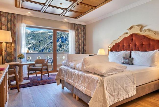 Hotel Sassongher Corvara In Badia Eksteriør billede