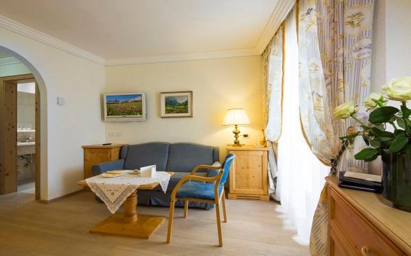 Hotel Sassongher Corvara In Badia Eksteriør billede