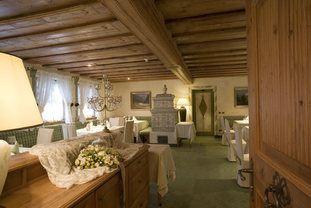 Hotel Sassongher Corvara In Badia Eksteriør billede