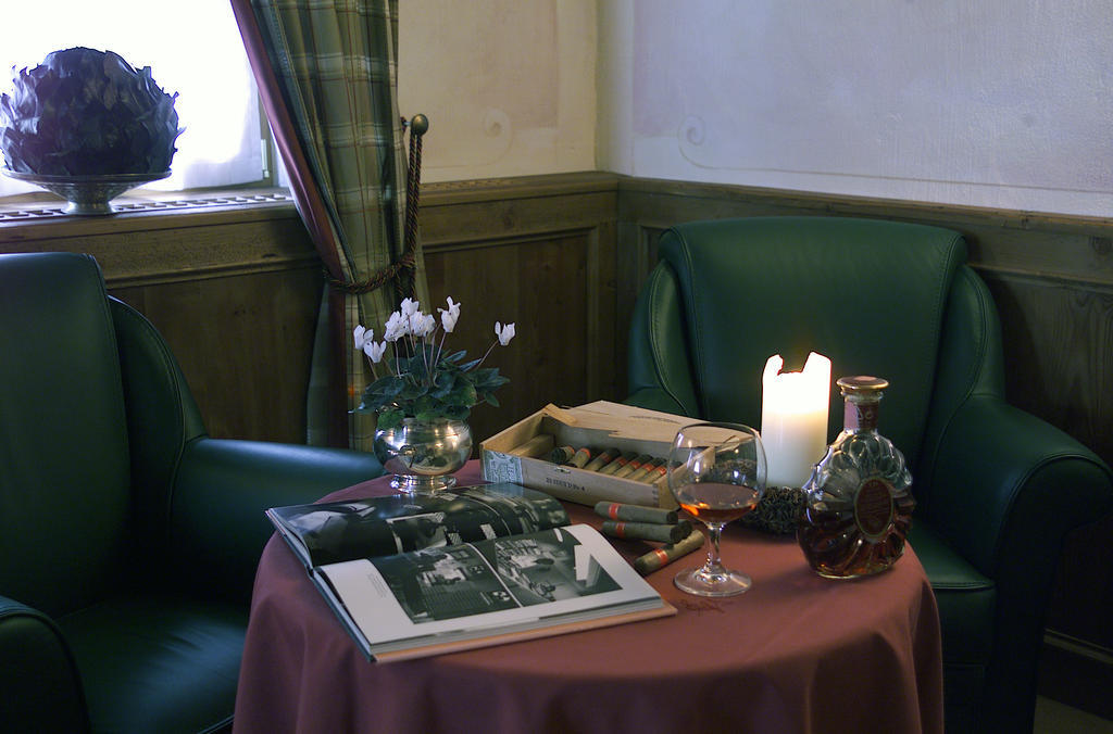 Hotel Sassongher Corvara In Badia Eksteriør billede