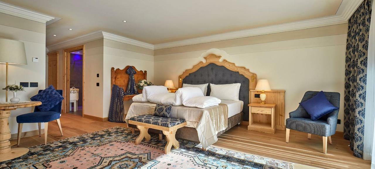 Hotel Sassongher Corvara In Badia Eksteriør billede