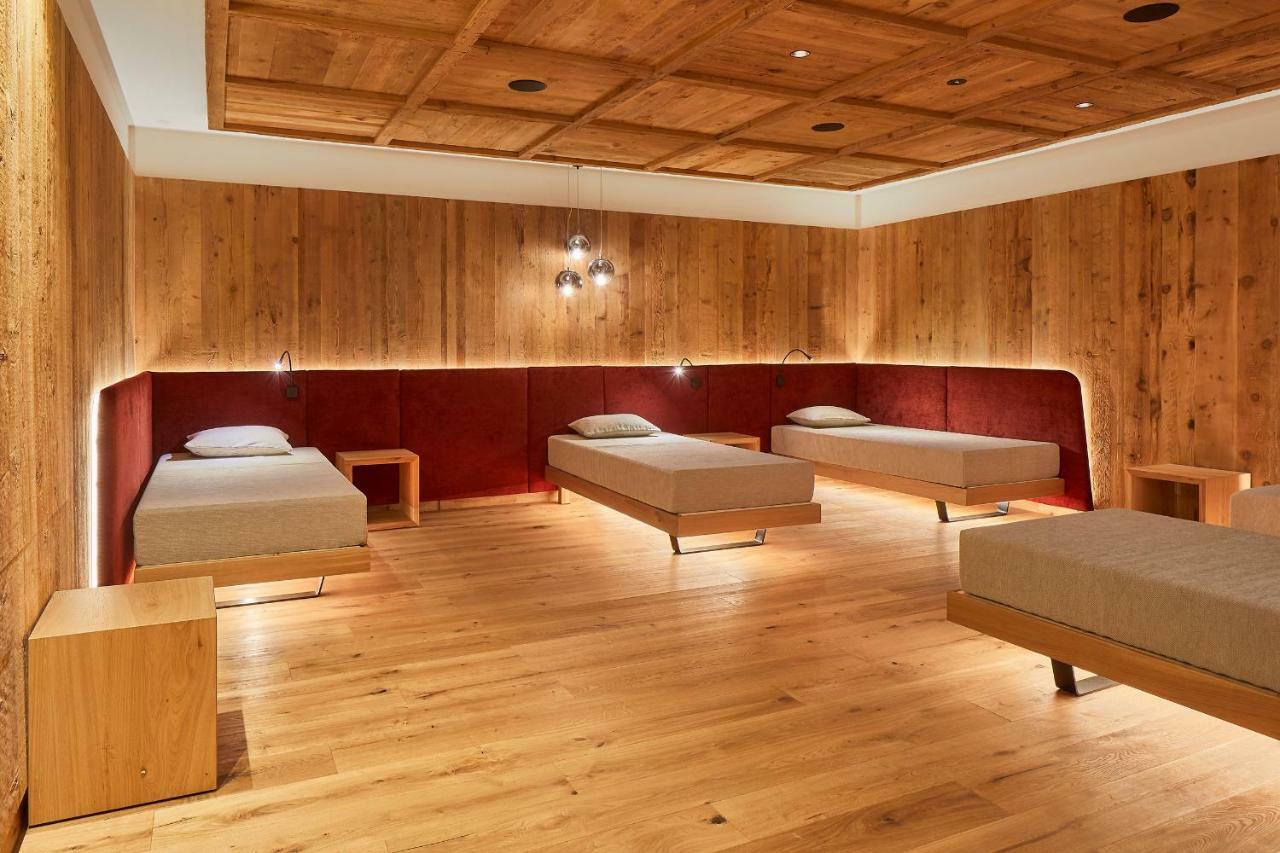 Hotel Sassongher Corvara In Badia Eksteriør billede