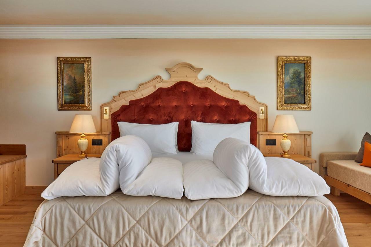 Hotel Sassongher Corvara In Badia Eksteriør billede